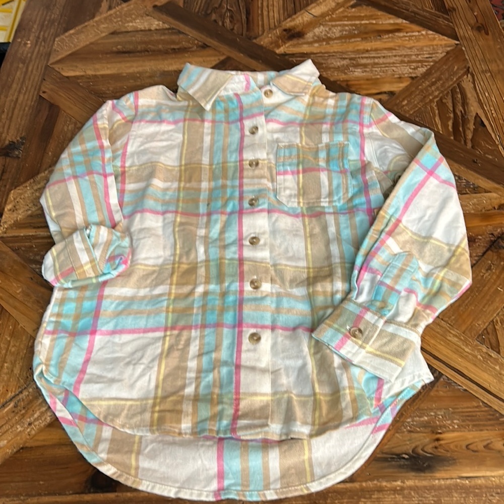 There About Girls button down top size small 7/8